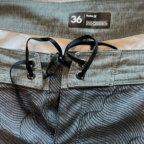 Men's Hurley Black and Grey Boardshorts Size 36 Used/Good Condition - Picture 3 of 5